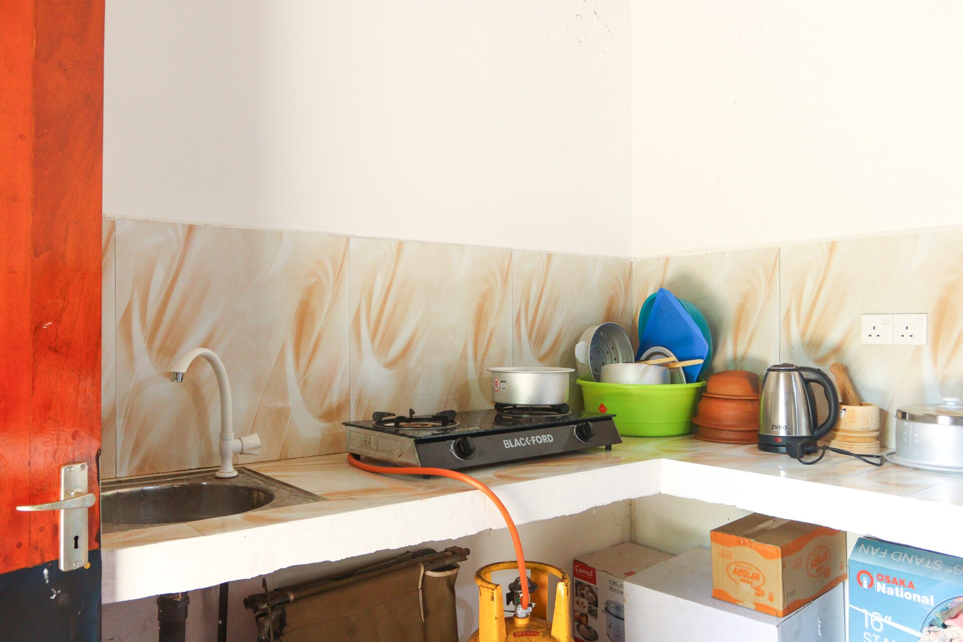 Wet kitchen and gas hob
